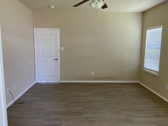 Building Photo - 4512 Gunnison Dr