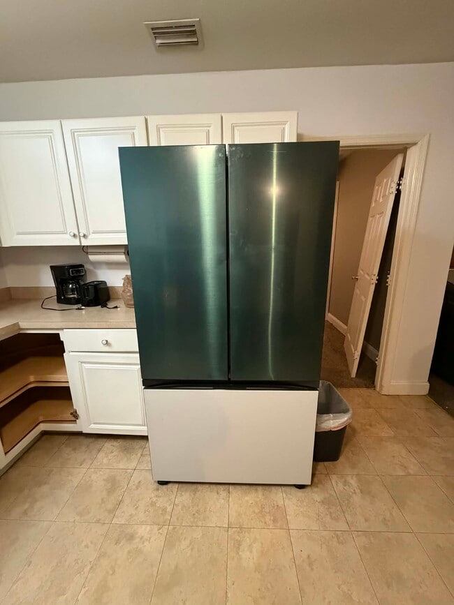 Building Photo - 6610 Golden Gate Pkwy