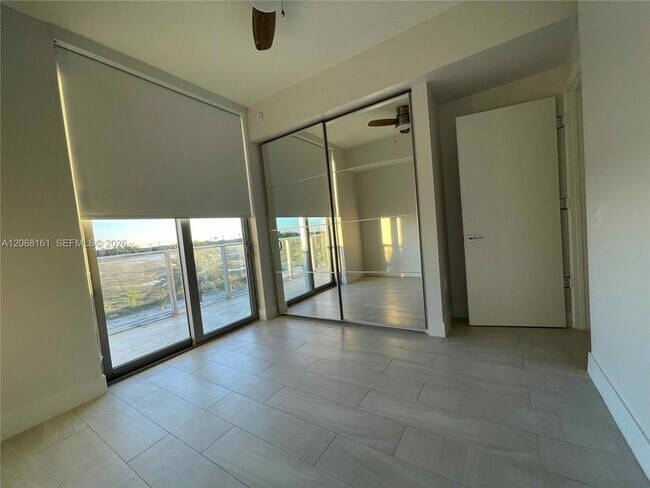 Building Photo - 2000 Metropica Wy