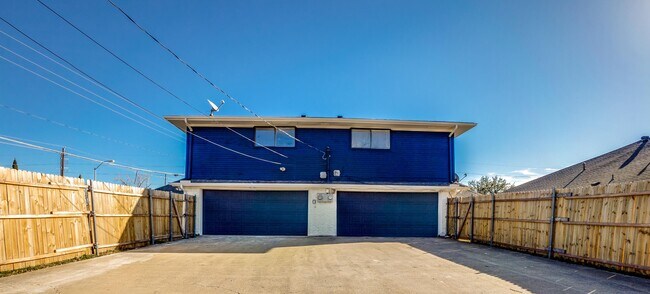 Building Photo - 13345/13347 Fall Manor Dr
