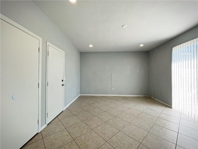 Building Photo - 777 NW 151st Ave