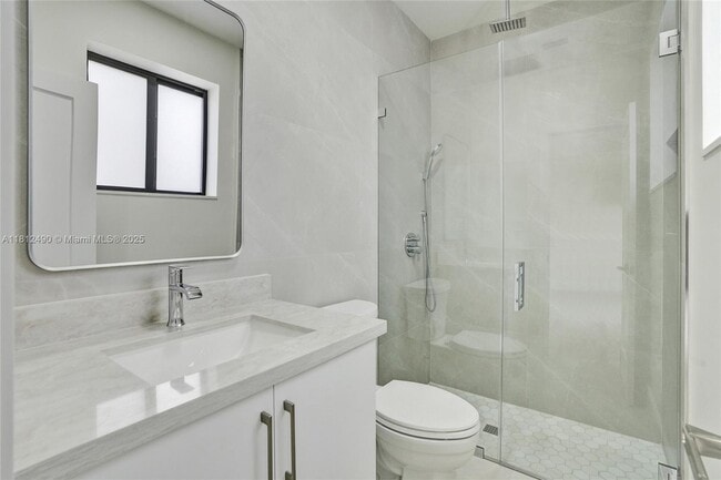 Building Photo - 301 E 51st St