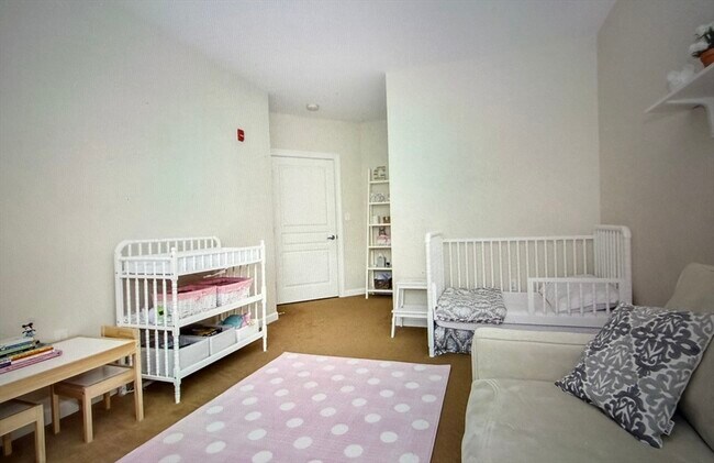 Building Photo - 3 Repton Pl