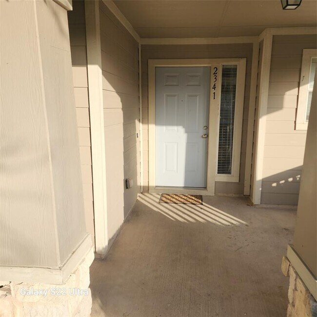 Building Photo - 2341 Bluffstone Dr
