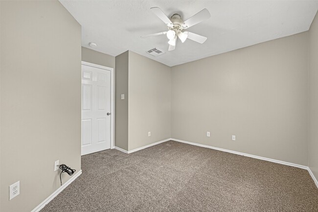 Building Photo - 110 N Burberry Park Cir