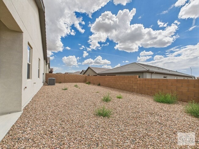 Building Photo - Brand New DR Horton Home Available Now