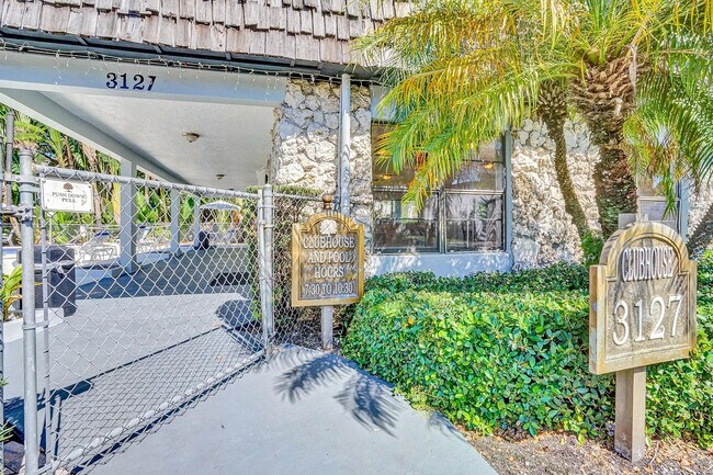 Building Photo - 3101 Oakland Shores Dr