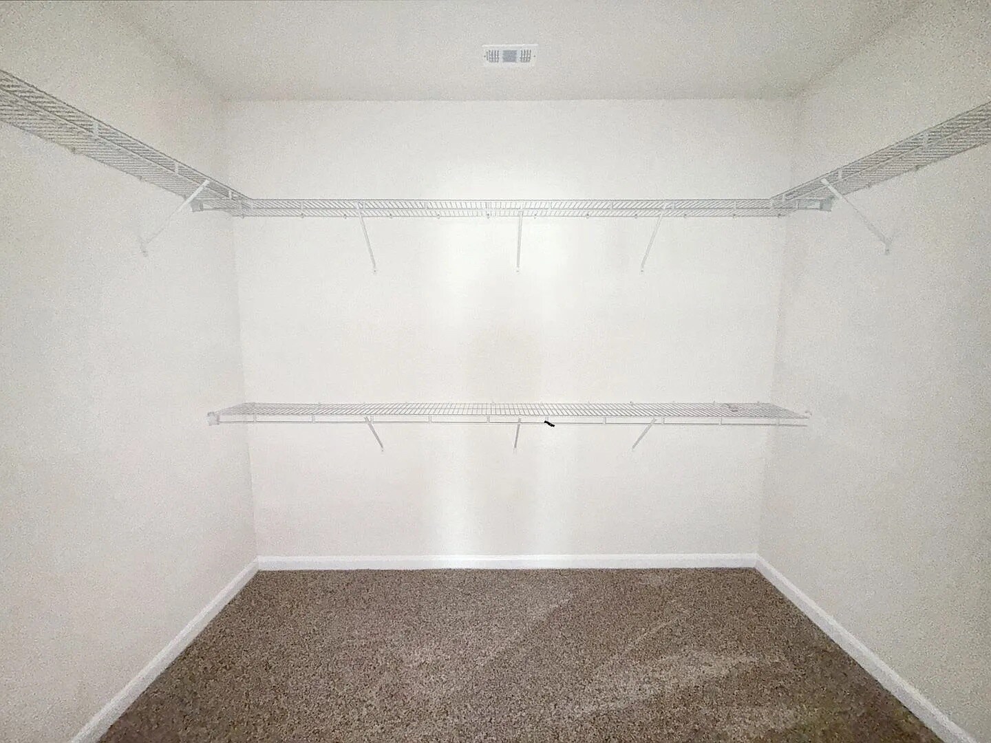 Building Photo - Room in House on Serena Dr