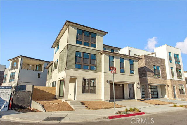 Building Photo - 209 Mask