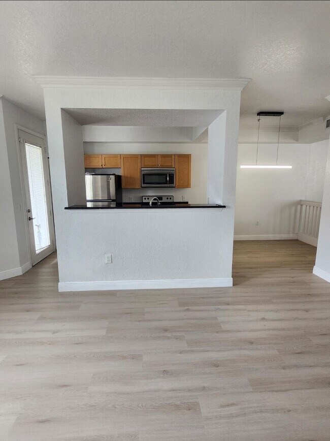 Building Photo - 11016 Legacy Dr