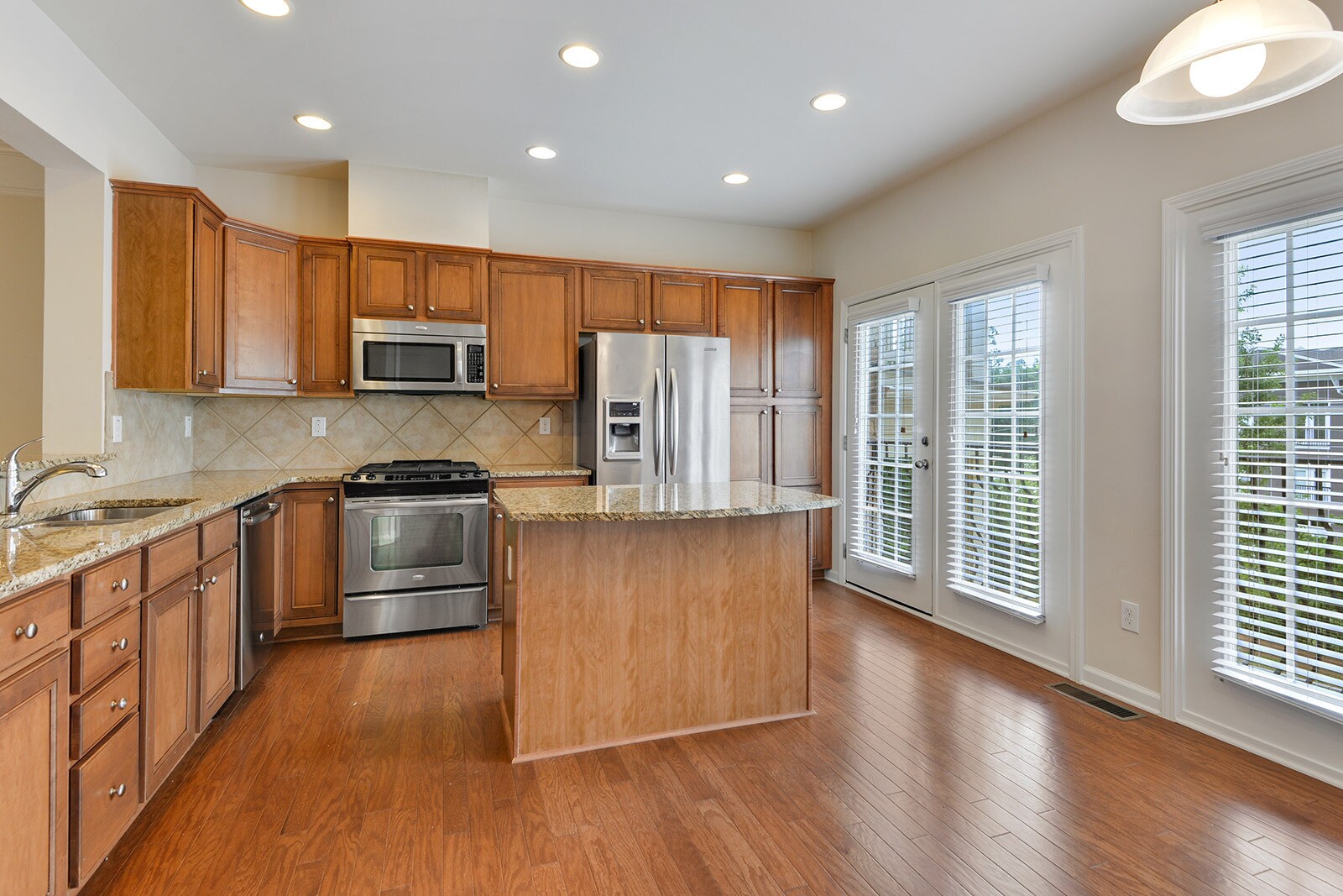 Building Photo - 366 Ardmore Ct NW