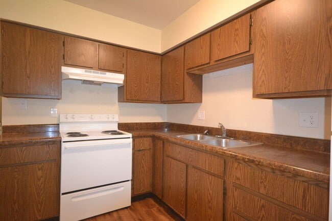 Building Photo - Sommerfield Apartments