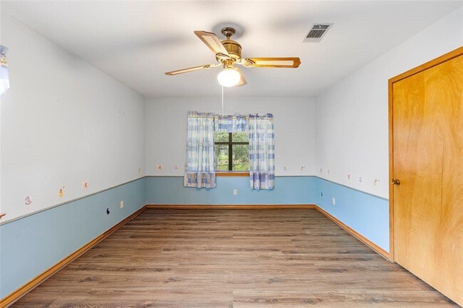 Building Photo - 2101 Bush Dr