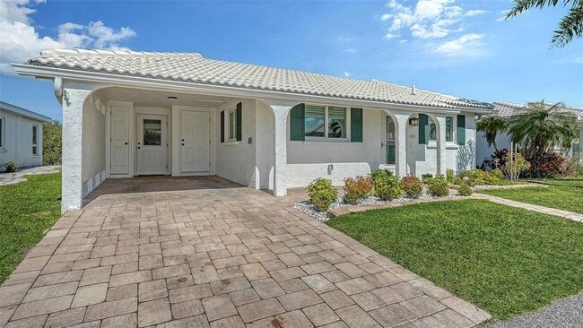 Building Photo - 909 Spanish Dr N