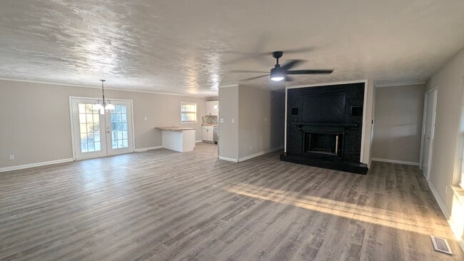 Building Photo - 501 Terrell St