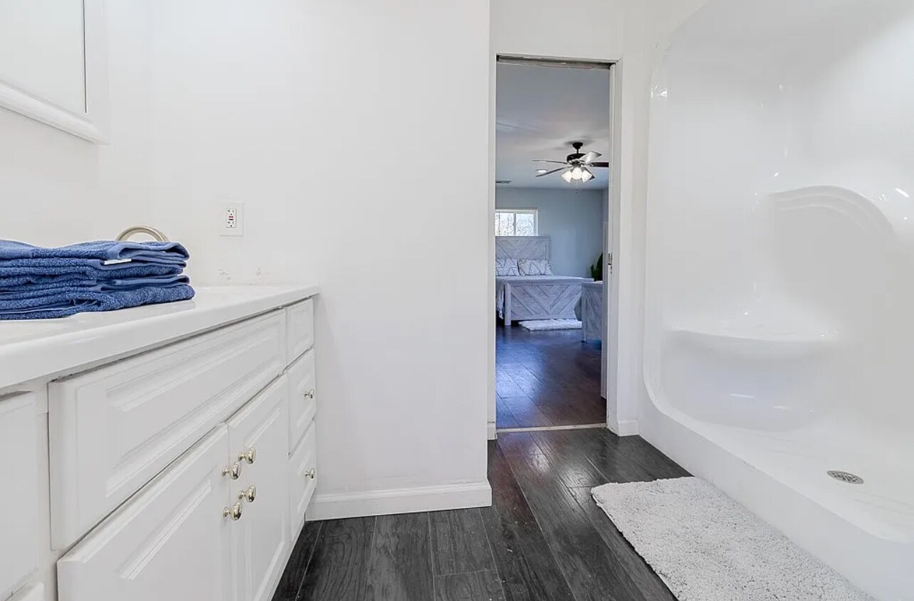 Building Photo - 7583 Tyler Rd