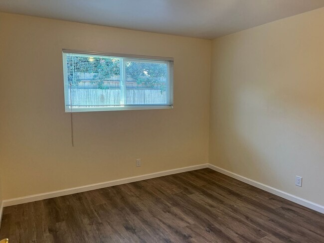 Building Photo - LSSTE715