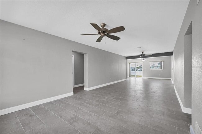 Building Photo - 404 Normandy Rd