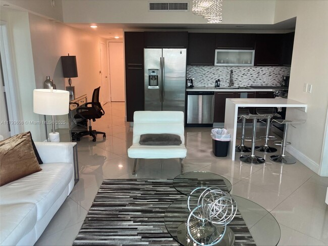 Primary Photo - 950 Brickell Bay Dr