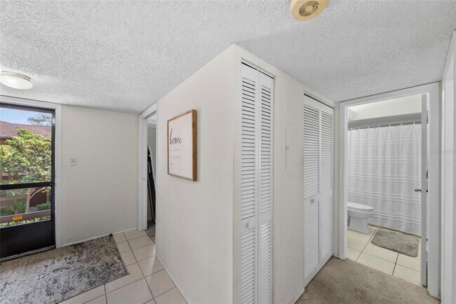 Building Photo - 2693 Sabal Springs Cir