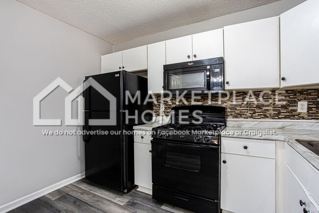 Building Photo - 832 Asbury Way