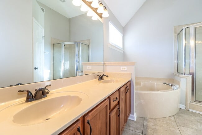 Building Photo - 5639 Camden Cove