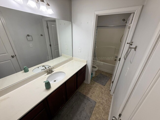 Building Photo - 5059 Saphire Ct