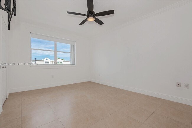 Building Photo - 4520 SW 68th Ct Cir