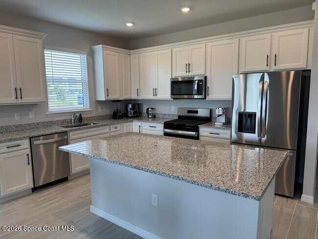 Building Photo - 5090 Daybreak Dr