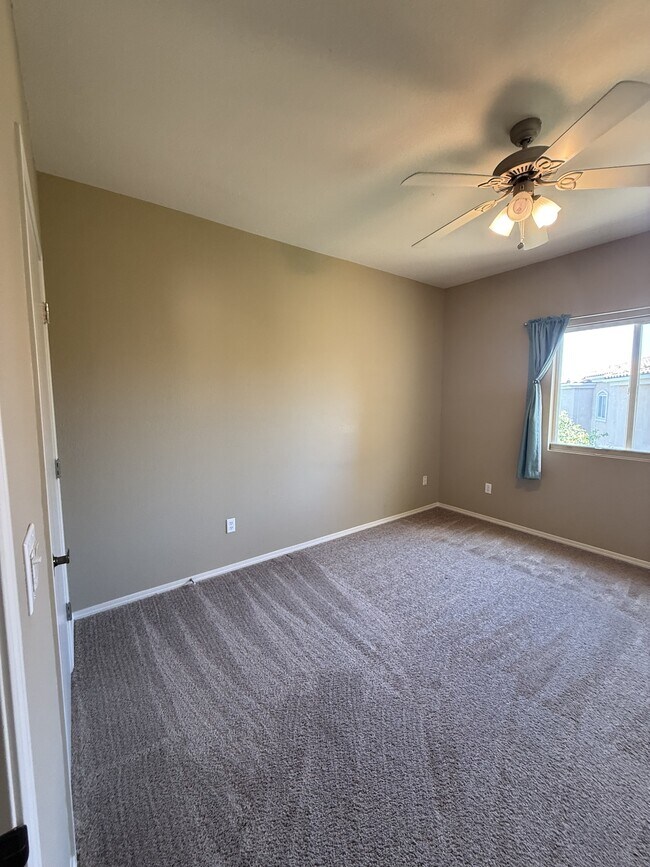 Building Photo - 6800 Vista Del Norte Dr NE