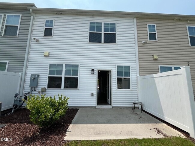 Building Photo - 5047 Tura St