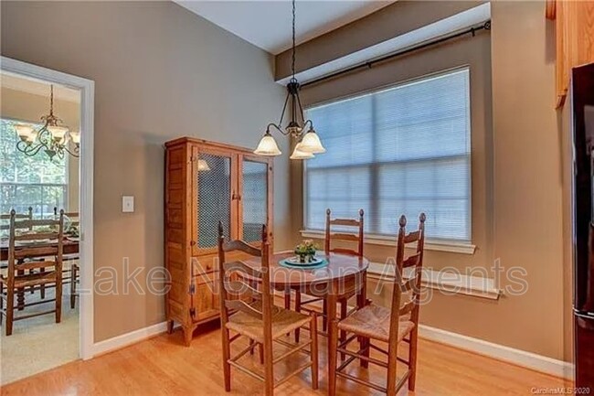 Building Photo - 17033 Calton Way Rd