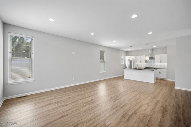 Building Photo - 2078 W 44th St