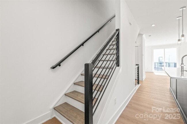 Building Photo - 417 Blairhill Rd