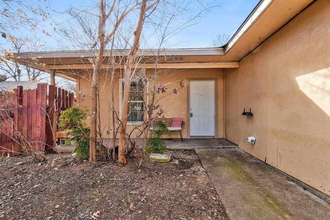 Building Photo - 6209 Langham St