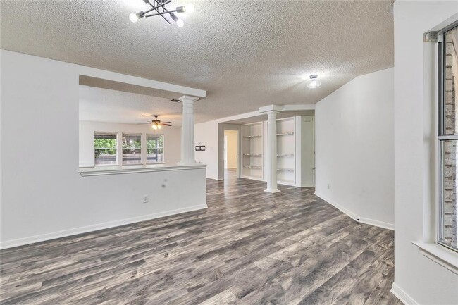 Building Photo - 908 Dogwood Trail