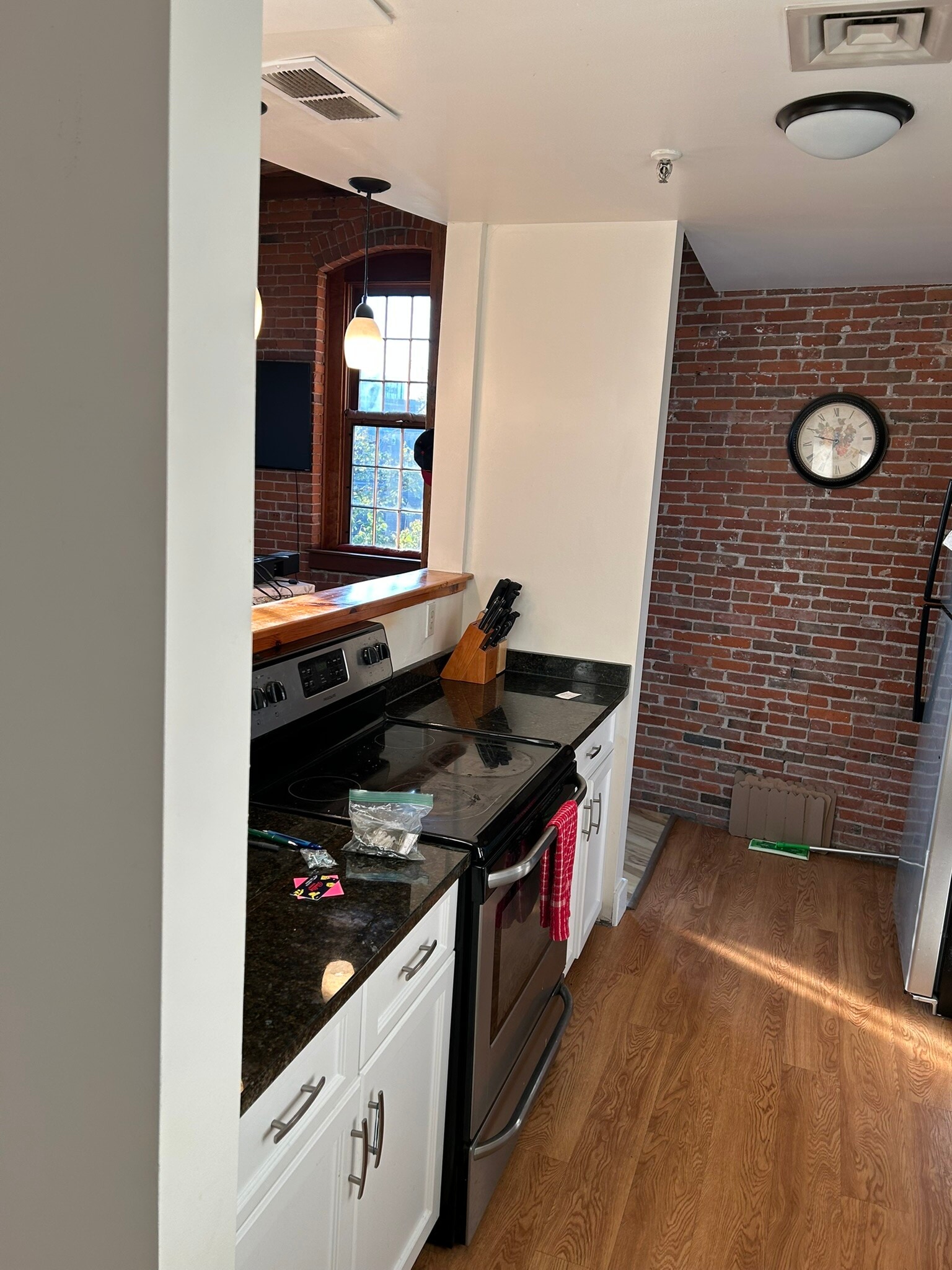 Building Photo - 555 S Water St