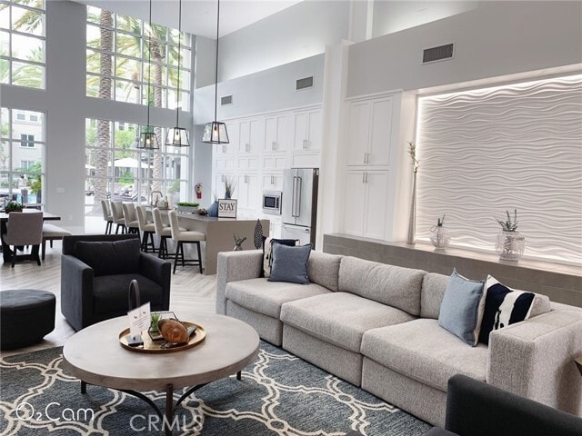 Building Photo - 2324 Scholarship