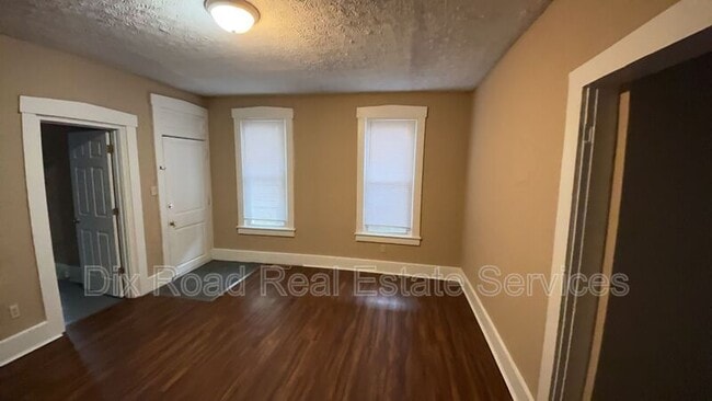 Building Photo - 406 South Seventh Street