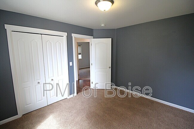 Building Photo - 1160 S Ruler Ave