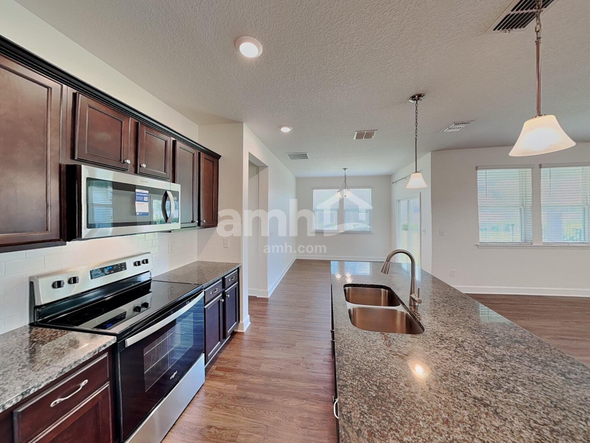 Building Photo - 158 Opal Way
