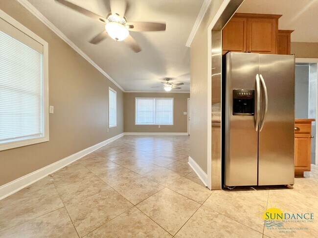 Building Photo - Beautifully Updated Home in Central Fort Walton Beach!
