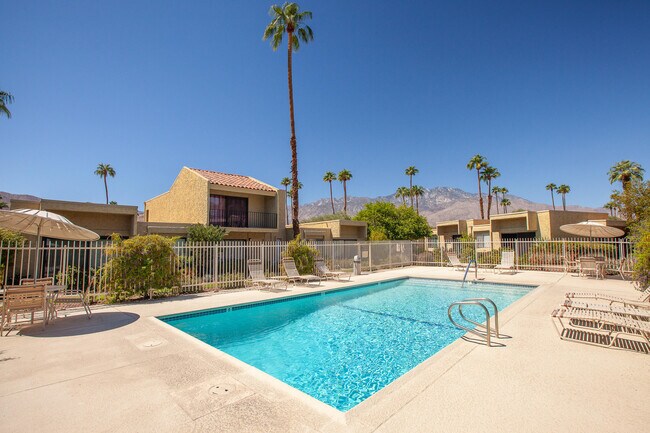 Building Photo - 2348 Los Coyotes Dr