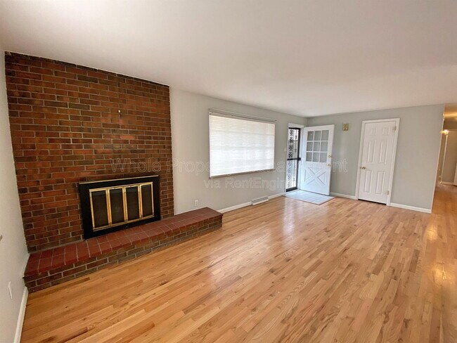 Building Photo - 10640 W 62nd Pl