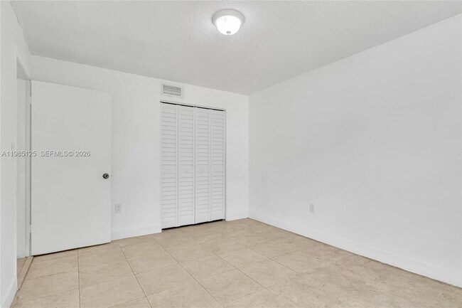 Building Photo - 7201 Miami Lakes Dr
