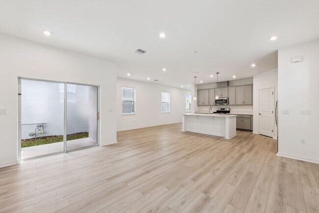 Building Photo - Brand New Construction 4b/3ba Home in Debary