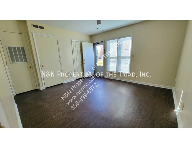 Building Photo - 1 Bed/1 Bath First Floor Unit- Downtown, W...