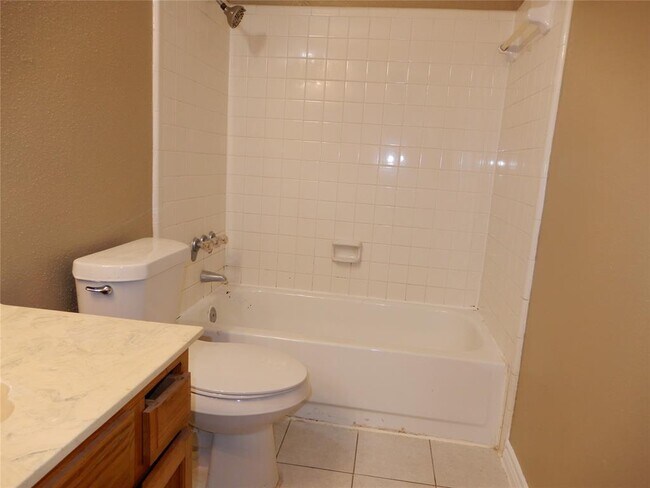 Building Photo - 10767 Braes Bend Dr