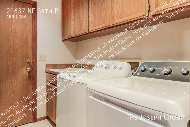 Building Photo - 20637 NE 34th Pl
