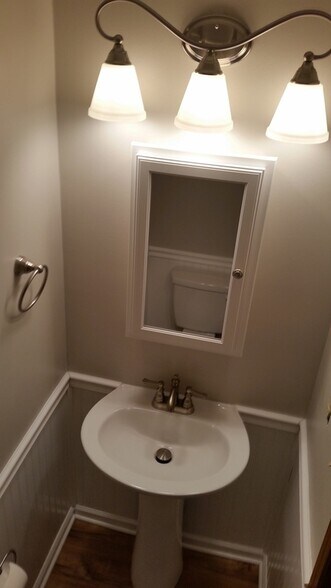 1st floor half bath - 364 E Mithoff St